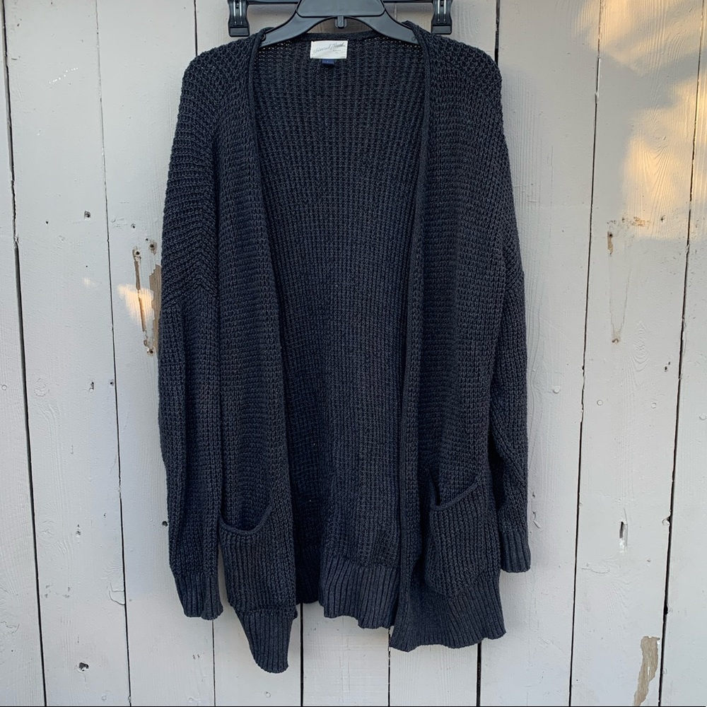 Universal thread knit cardigan size L